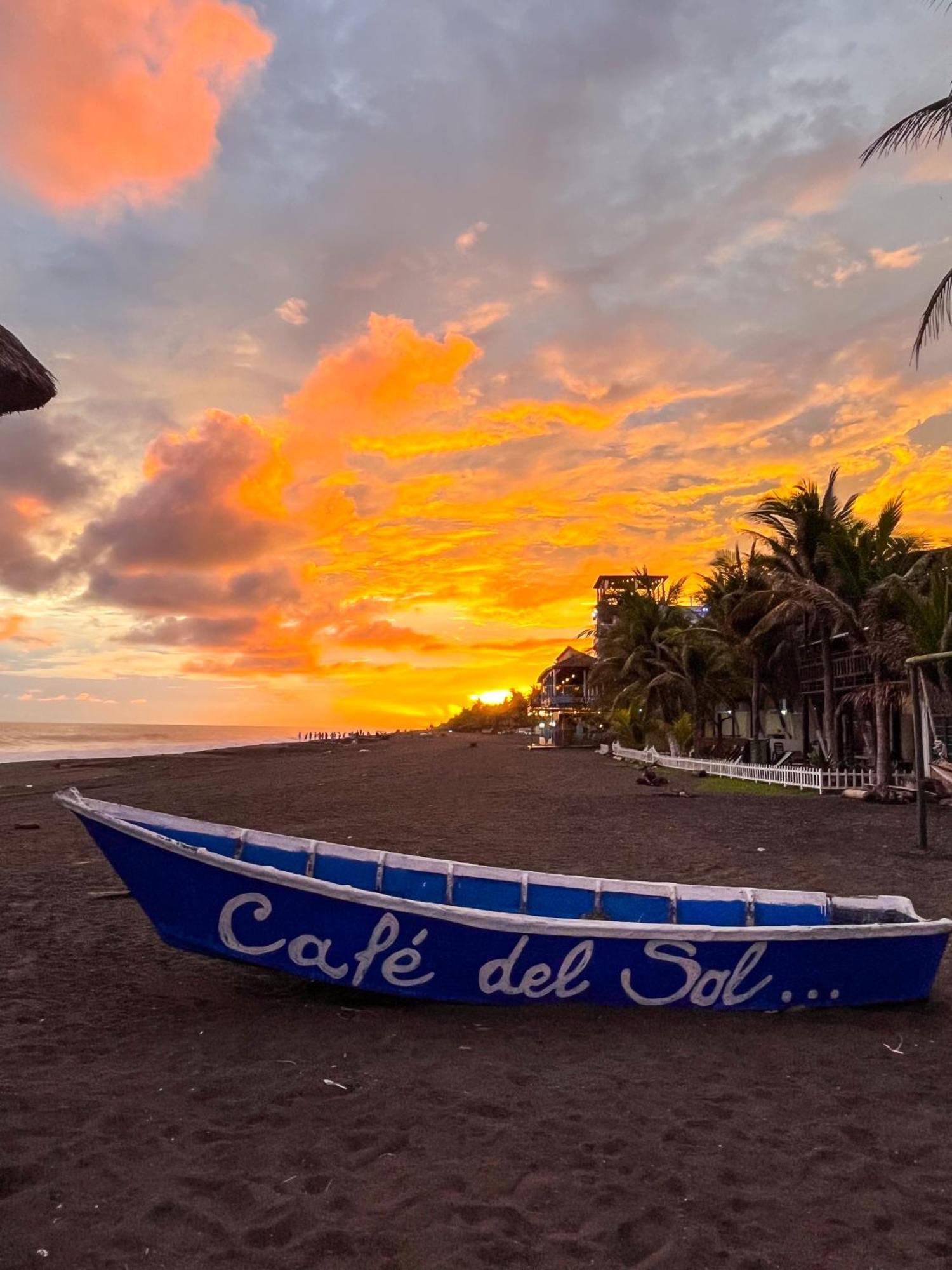 Hotel Cafe Del Sol Монтеррико Экстерьер фото